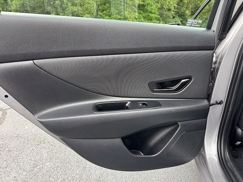 Used 2025 Hyundai Elantra Sport image 25