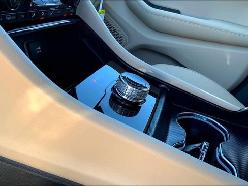 New 2025 Jeep Grand Cherokee L Limited image 7