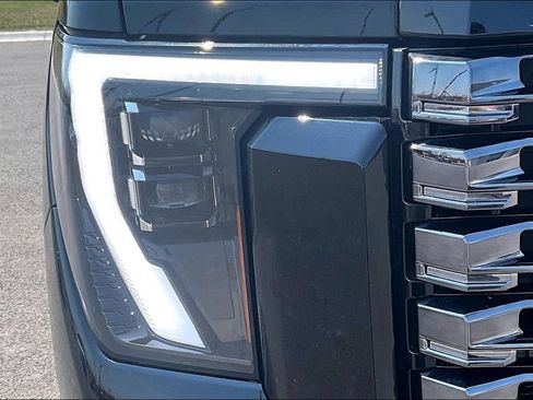 Used 2025 GMC Sierra 3500 Denali Ultimate AWD/4WD image 30