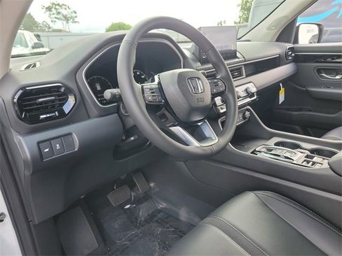 New 2025 Honda Pilot Touring image 18