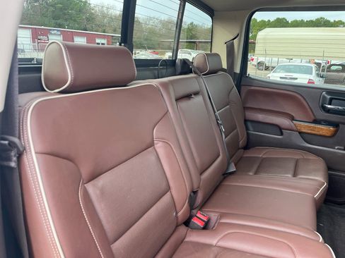 Used 2018 Chevrolet Silverado 1500 High Country image 16