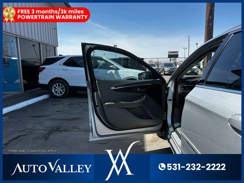 Used 2018 Chevrolet Impala LT w/ LT Convenience Package image 10