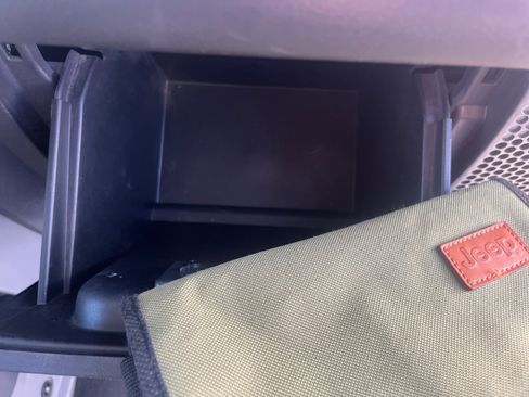 Used 2010 Jeep Wrangler Unlimited Sport image 30