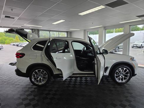 Used 2026 BMW X5 xDrive40i AWD/4WD image 18