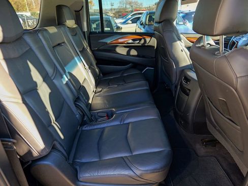 Used 2020 Cadillac Escalade ESV Luxury image 31