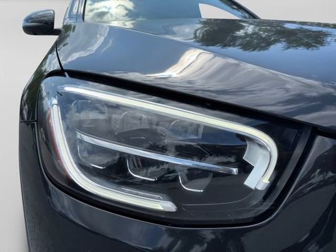 Used 2022 Mercedes-Benz GLC 300 4MATIC w/ Multimedia Package Lite image 4