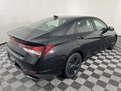 Used 2022 Hyundai Elantra SEL w/ Convenience Package image 11