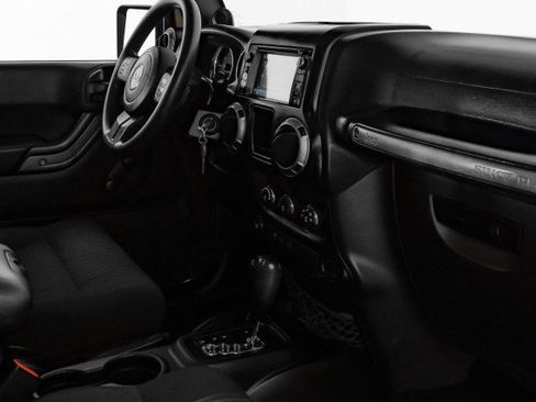 Used 2012 Jeep Wrangler Unlimited Sport image 19