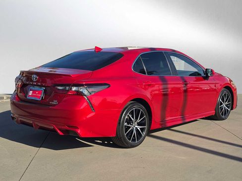 Certified 2024 Toyota Camry SE image 3