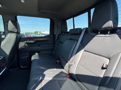 Used 2023 GMC Sierra 1500 Denali w/ Denali Reserve Package AWD/4WD image 12