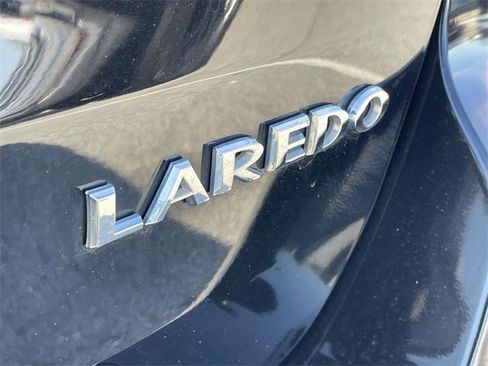 Used 2019 Jeep Grand Cherokee Laredo image 25