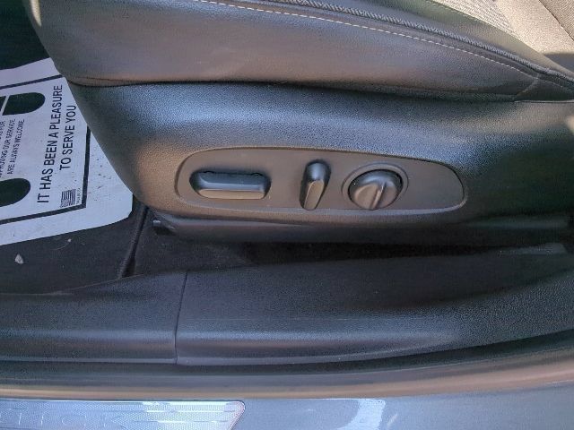 Used 2022 Buick Encore GX Select w/ Sport Touring Package FWD image 11