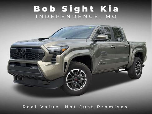 Used 2025 Toyota Tacoma TRD Sport w/ TRD Sport Premium Package image 1