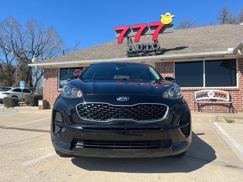 Used 2021 Kia Sportage LX w/ LX Fwd Popular Package image 2