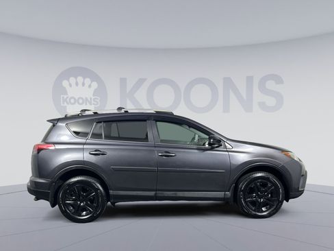 Used 2018 Toyota RAV4 LE image 7