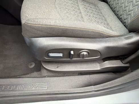 Used 2023 Chevrolet Equinox LT image 21