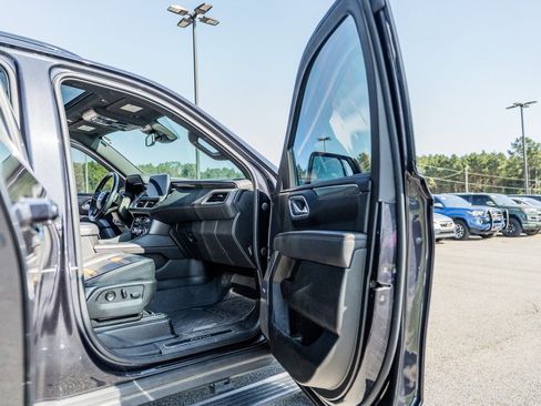 Used 2023 GMC Yukon XL AT4 w/ AT4 Premium Package image 16