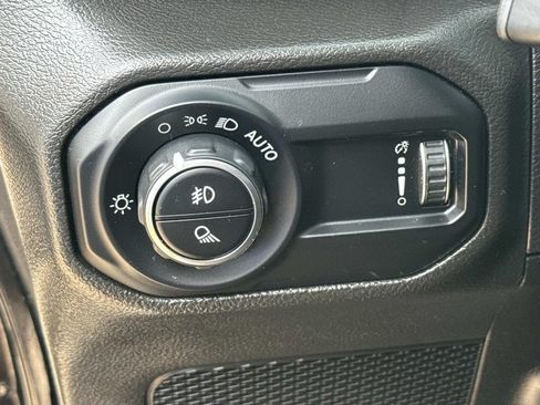 Used 2023 Jeep Gladiator Sport AWD/4WD image 21