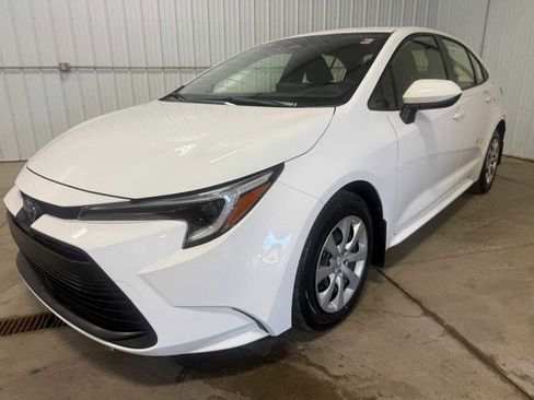 Used 2023 Toyota Corolla LE w/ Carpet Mat Package (TMS) FWD image 6