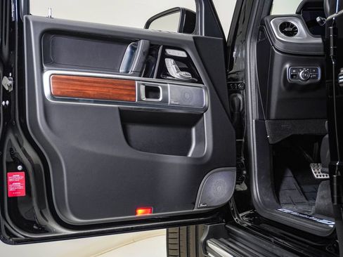 Used 2025 Mercedes-Benz G 550 image 27