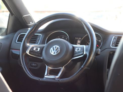 Used 2017 Volkswagen Jetta GLI FWD image 14