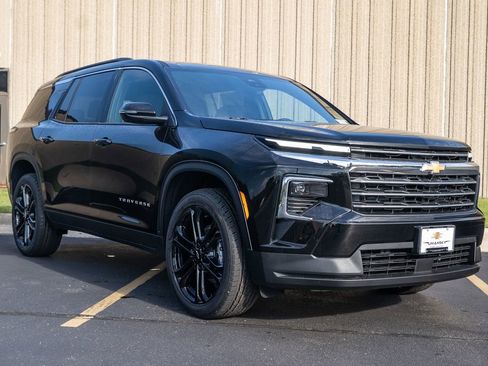 New 2026 Chevrolet Traverse LT image 2