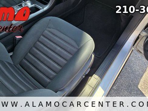 Used 2017 Ford Fusion SE image 17