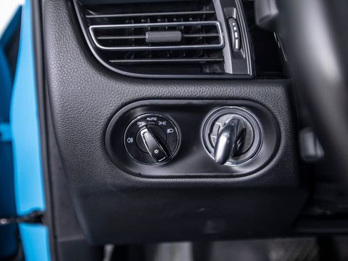 Used 2022 Porsche Macan AWD/4WD image 35