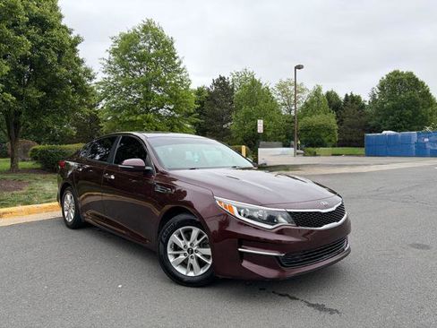 Used 2018 Kia Optima LX FWD image 2