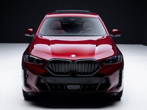 Used 2025 BMW X6 xDrive40i w/ Executive Package image 6