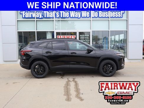 New 2026 Chevrolet Trax LT w/ Midnight Edition FWD image 1