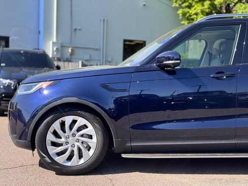 Used 2022 Land Rover Discovery S AWD/4WD image 10