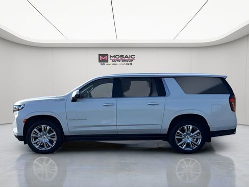Used 2021 Chevrolet Suburban High Country image 6