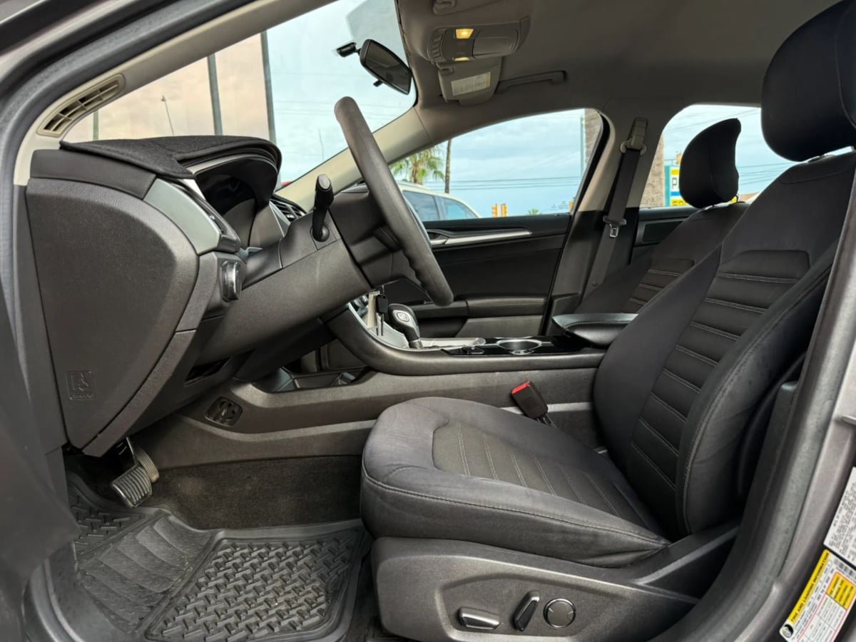 Used 2014 Ford Fusion SE FWD image 39