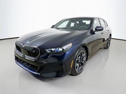 New 2026 BMW i5 eDrive40 w/ M Sport Package AWD/4WD image 1