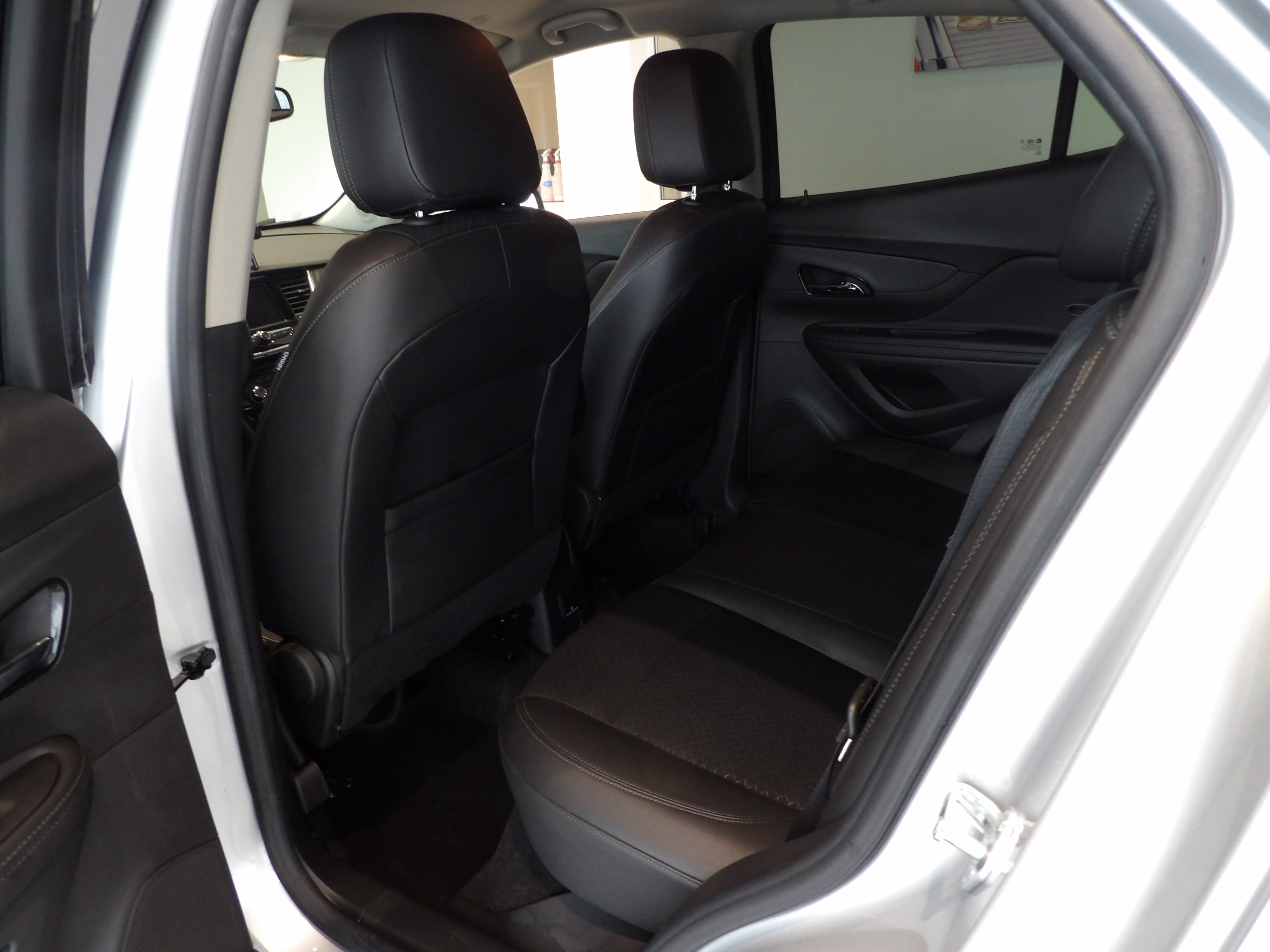 Used 2022 Buick Encore Preferred w/ Safety Package AWD/4WD image 17