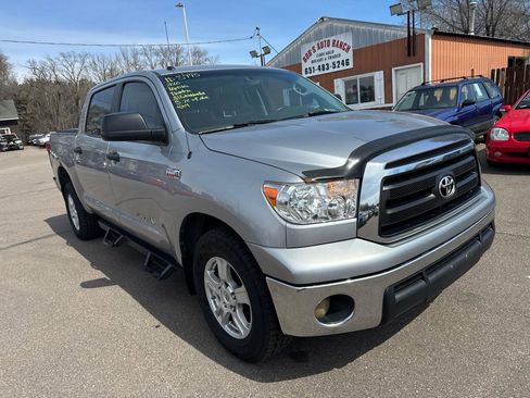 Used 2010 Toyota Tundra 4x4 CrewMax image 3
