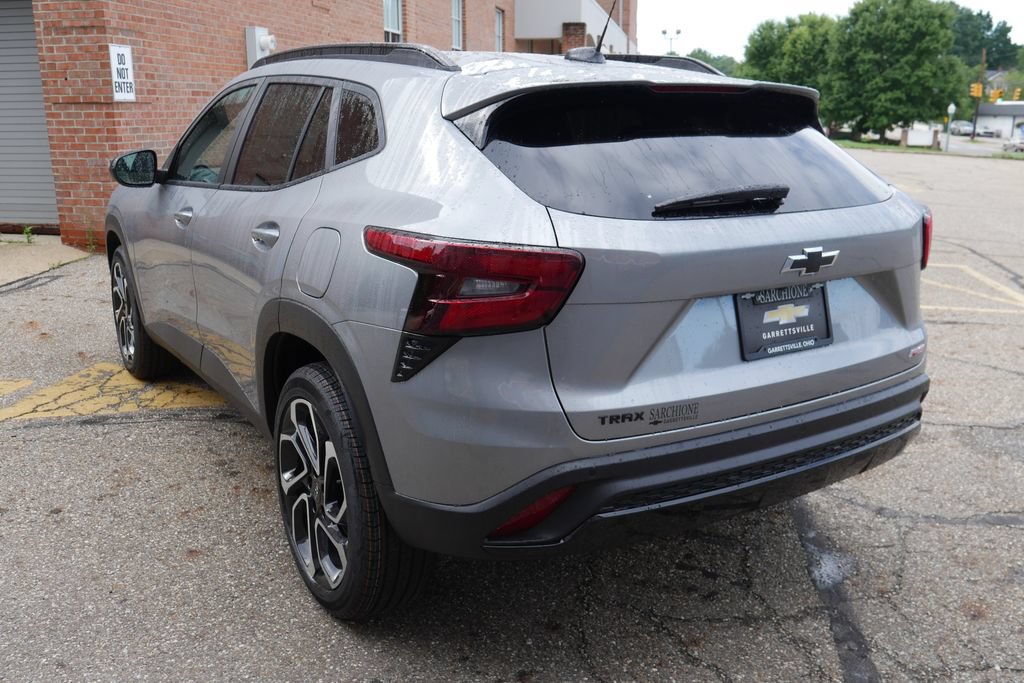 New 2026 Chevrolet Trax RS w/ Sunroof Package FWD image 5
