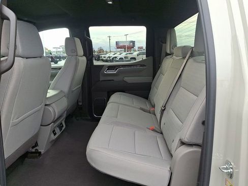 New 2026 GMC Sierra 1500 SLE image 7