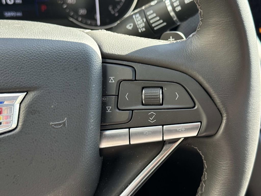 New 2025 Cadillac XT6 Luxury FWD image 24