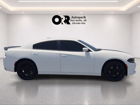 Used 2022 Dodge Charger SXT AWD/4WD image 6