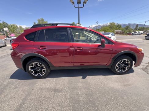 Used 2016 Subaru Crosstrek 2.0i Premium w/ Moonroof Package AWD/4WD image 4