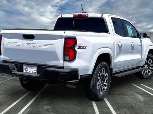 Used 2024 Chevrolet Colorado Z71 w/ Z71 Convenience Package 2 AWD/4WD image 13