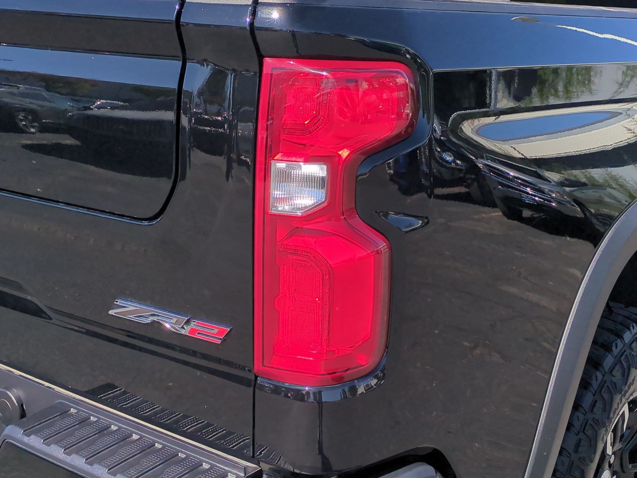 Certified 2025 Chevrolet Silverado 1500 ZR2 w/ Technology Package AWD/4WD image 12