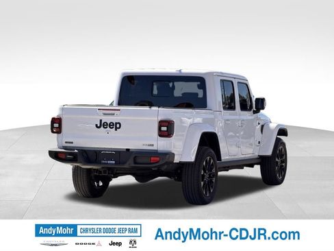 Used 2023 Jeep Gladiator Overland AWD/4WD image 7
