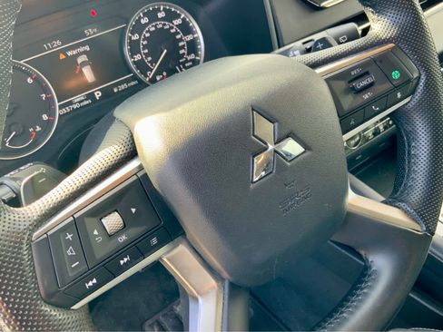 Used 2024 Mitsubishi Outlander SE image 41