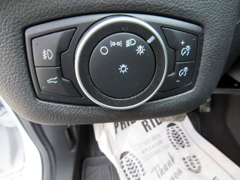 Used 2017 Ford Escape SE w/ Equipment Group 201A image 11