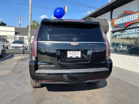 Used 2020 Cadillac Escalade Premium Luxury image 7