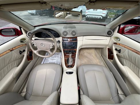 Used 2005 Mercedes-Benz CLK 320 Cabriolet image 27