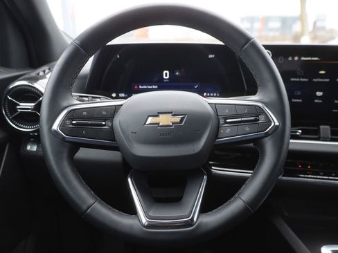 Used 2025 Chevrolet Equinox LT image 36